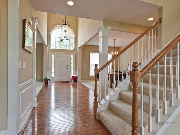 2nd image of 1348 Turnberry Ln