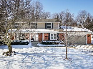 819 Bridgestone Dr, Rochester Hills, MI 48309