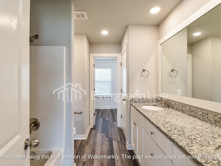 370 N Mojave St — Photo 7