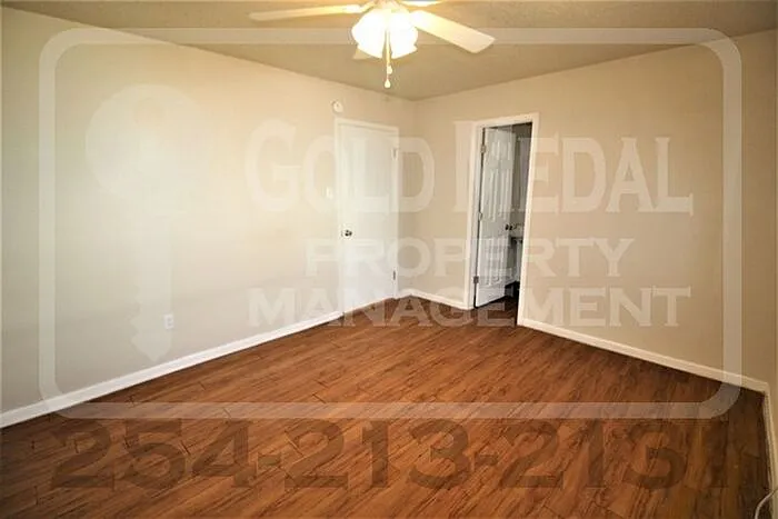 930 J R Ct — Photo 6