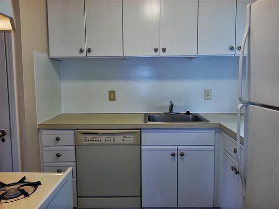 4th image of 3437 Richard St