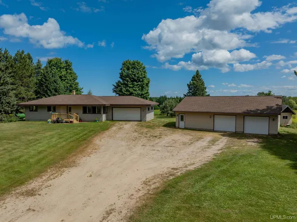 N5552 Jarvinen Rd, Eben Junction, MI 49825