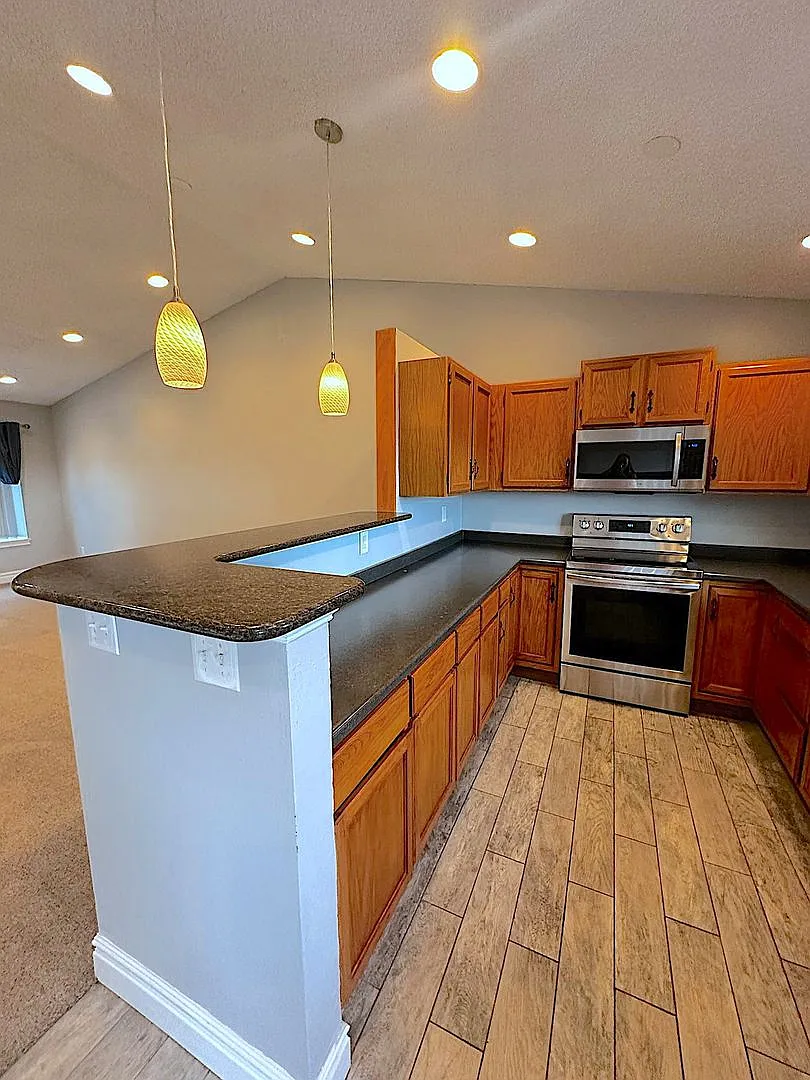Move in ready home in 80918! — Photo 3