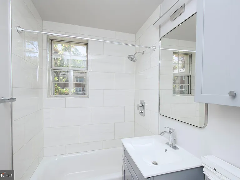 2812 S Wakefield St #B — Photo 14