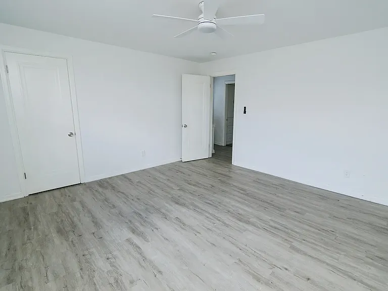 1198 Linwood Ave #1198 — Photo 12