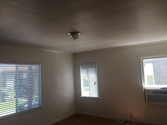 5th image of 802 1/2 E Palmer Ave