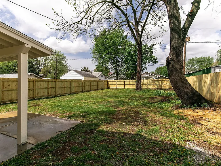 617 E Delmar St — Photo 32
