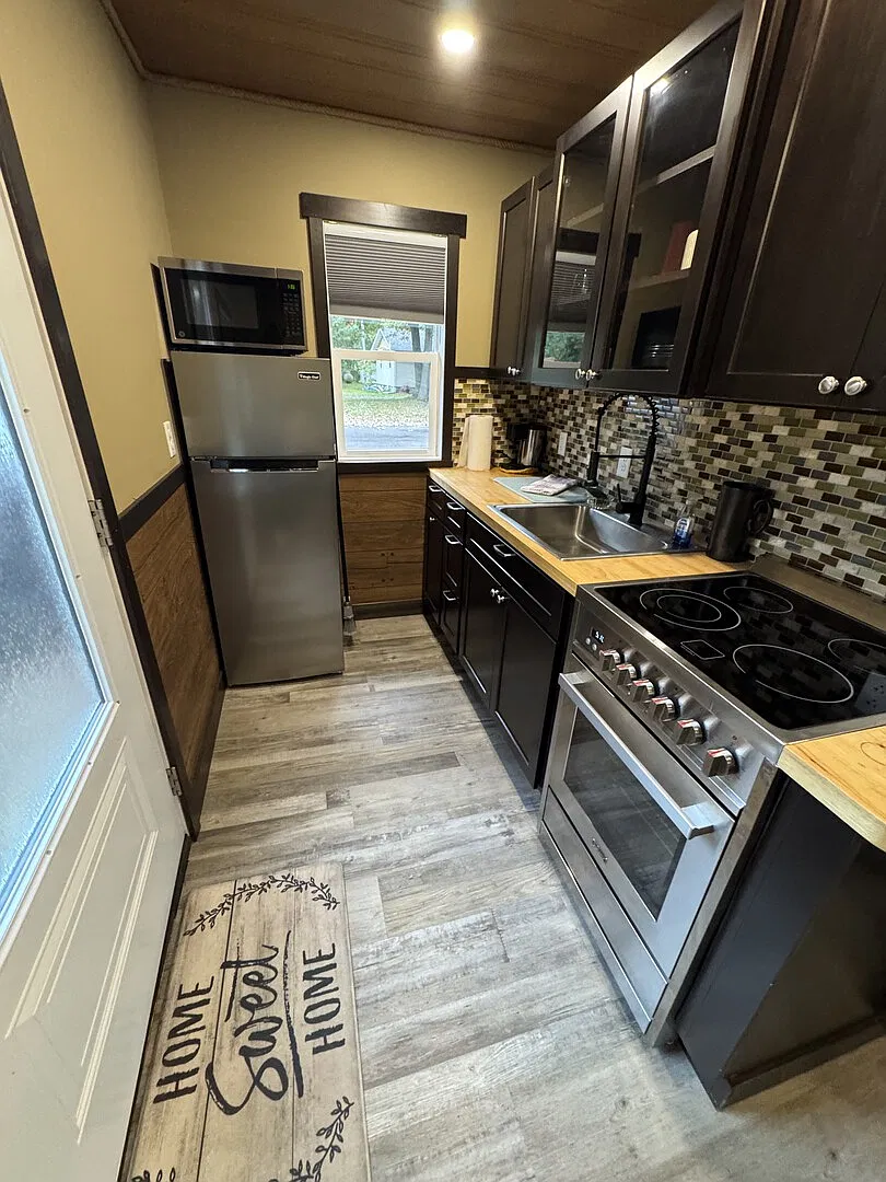 Cozy Tiny Home on the Apple River — Photo 4
