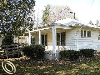 645 E Huron St photo 1