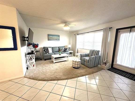 2nd image of 131 Oakridge J
