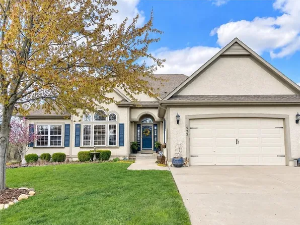 1522 Ventnor Ln, Raymore, MO 64083