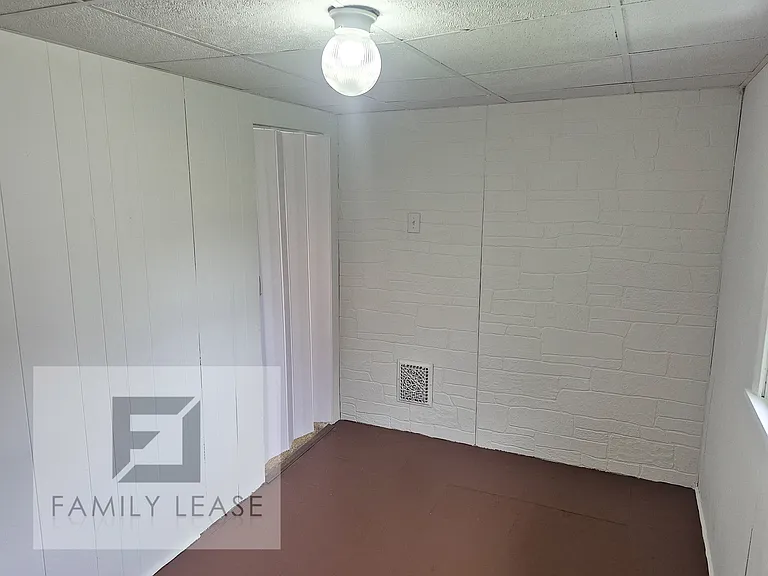 806 Morton St — Photo 29