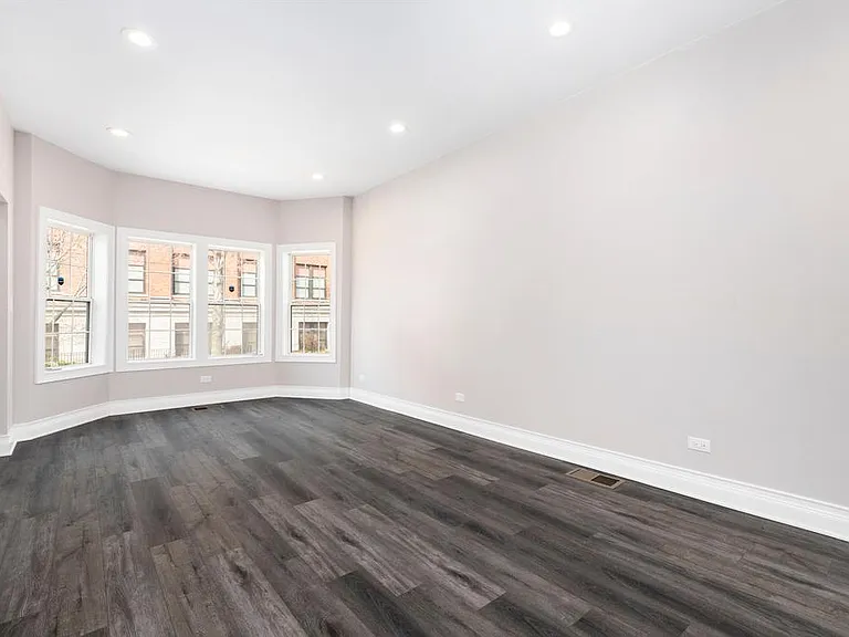 641 W 48th St #1 — Photo 3