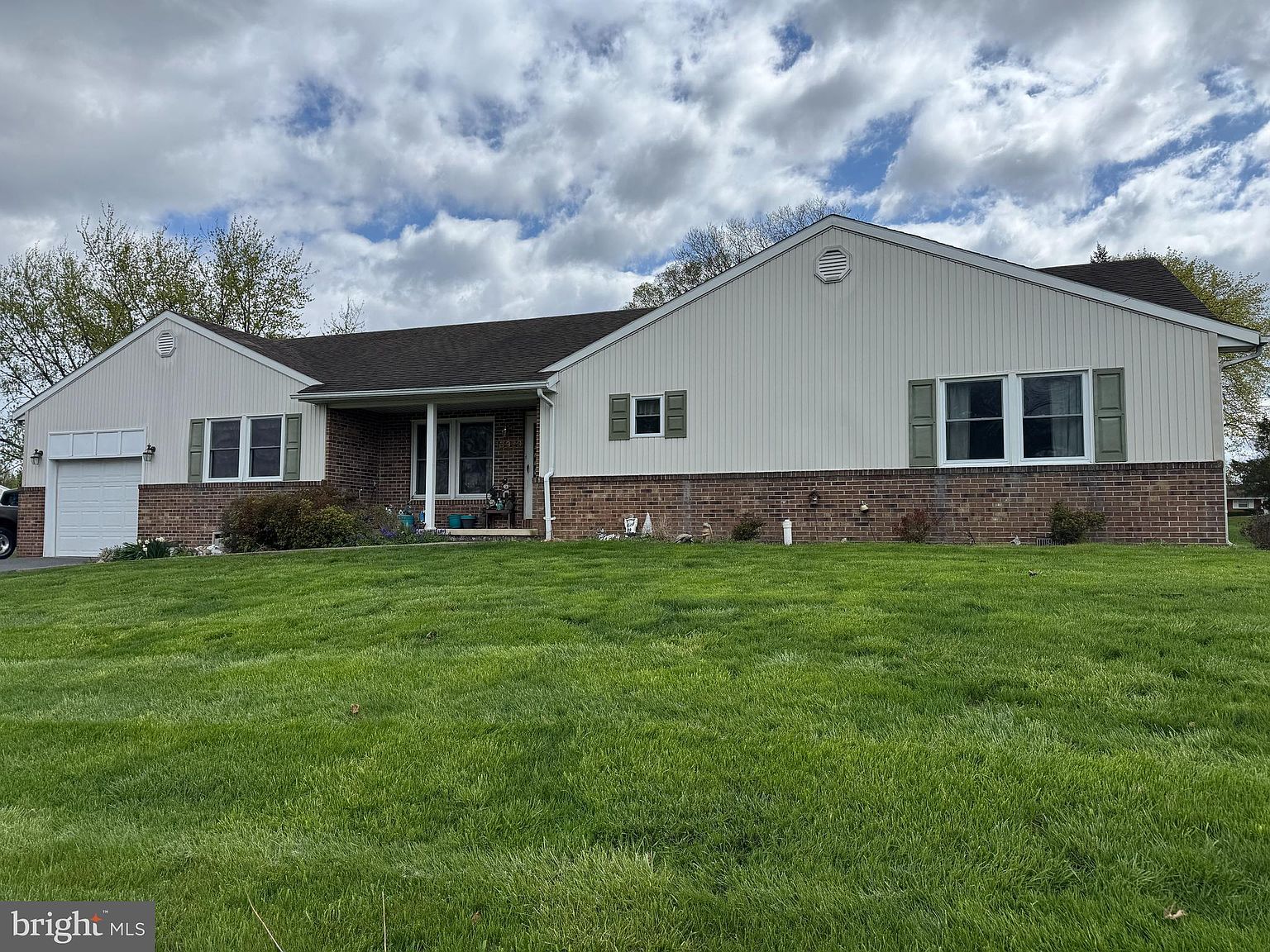 13929 Green Mountain Dr, Maugansville, MD 21767 | Zillow