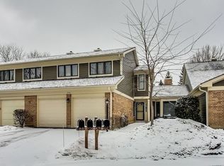 1202 Emerson Ln, Libertyville, IL