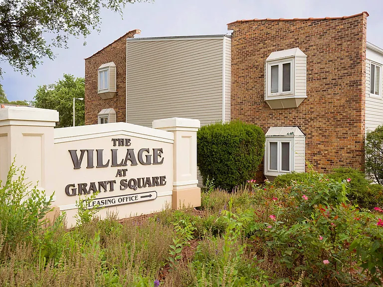 Village at Grant Square — Photo 53