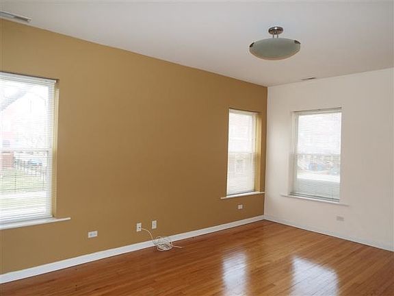 3rd image of 7400 S Coles Ave APT 1