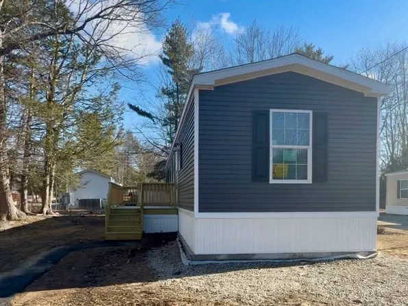 3 Bayberry Dr, Old Orchard Beach, ME 04064