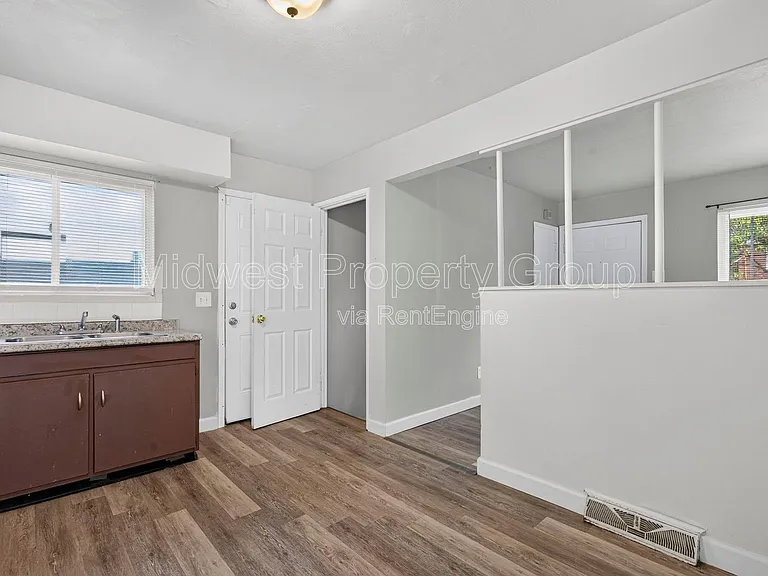 235 Flora Dr — Photo 7