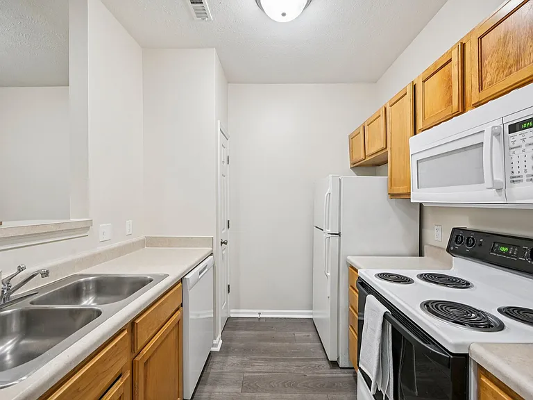 Bayberry Place Apartments — Photo 42