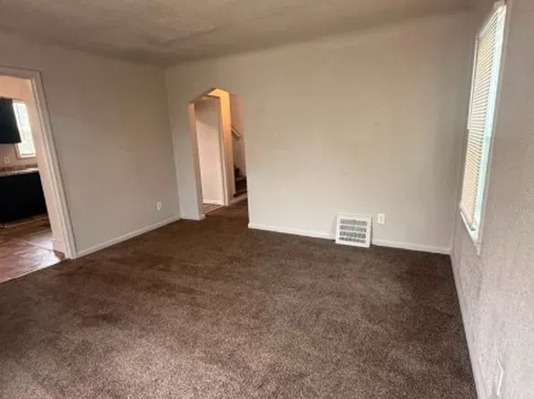 8213 Burt Rd, Detroit, MI 48228