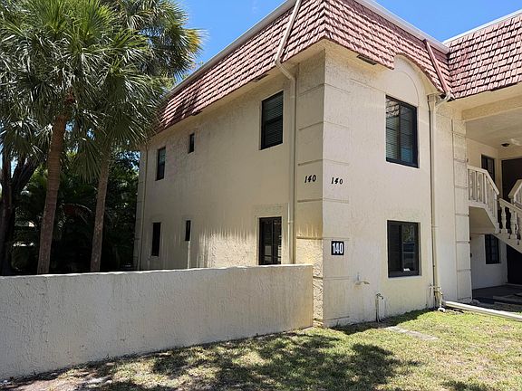 4th image of 140 S CYPRESS Road #111