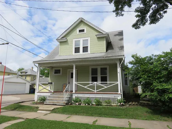 1811 8th St, Moline, IL 61265