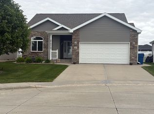 4707 10th Avenue Pl, Kearney, NE 68845