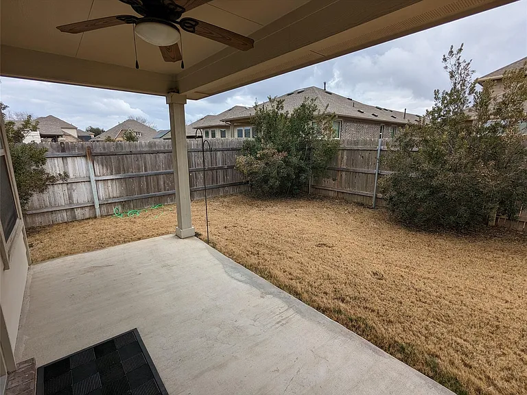 313 Summer Pointe Dr — Photo 33