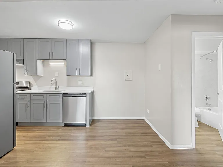 Hoffman Hills Apartments — Photo 14