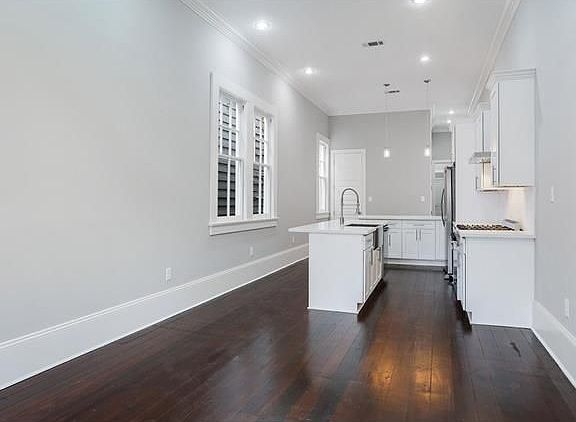 4th image of 1424 Spain St