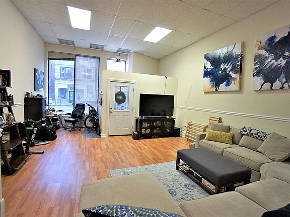 2nd image of 921 N Damen Ave #C
