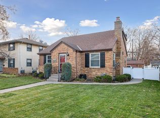 26 16th Ave N, Hopkins, MN 55343