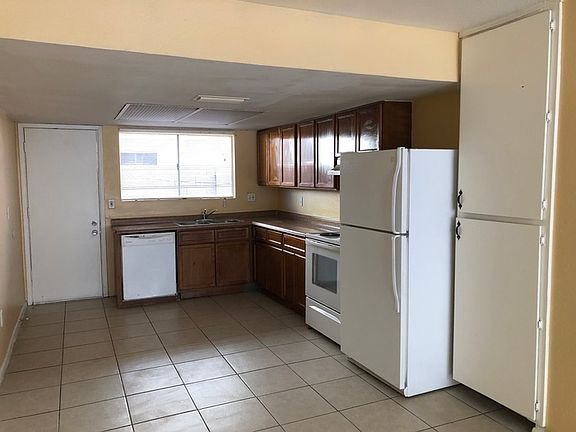 4th image of 3345 W Harmont Dr Unit 2