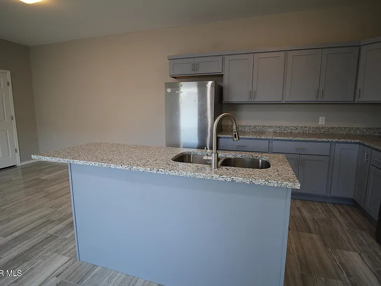 517 Val Verde St #B — Photo 15