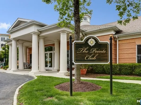 4111 Pointe Gate Dr #4111, Livingston, NJ 07039