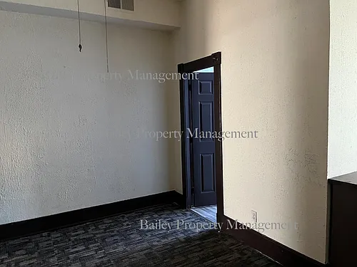 329 E Oak St #4 Photo 1
