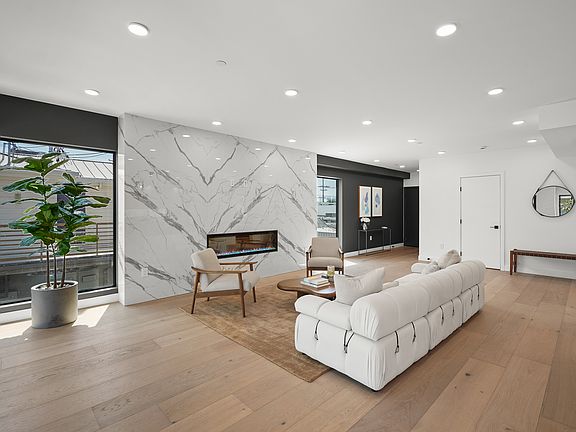 4th image of 715 N Alfred St #8