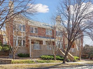 703 Oakland Ave, Saint Paul, MN 55102