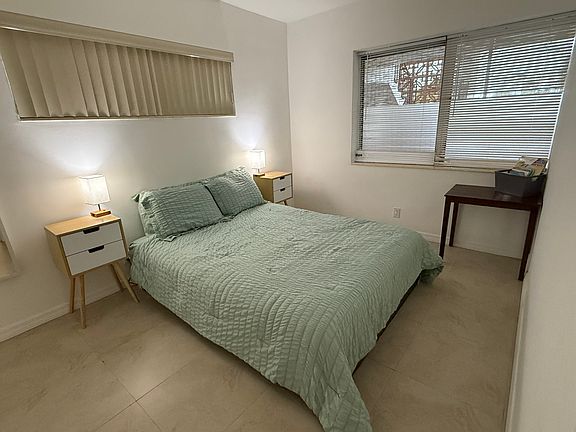 2nd image of 1450 NE 170th St #222