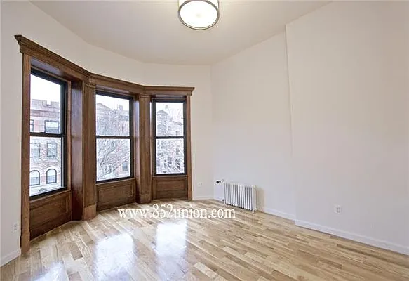 Rented by R New York | media 11