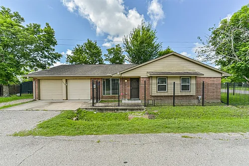 3700 Stassen St Photo 1