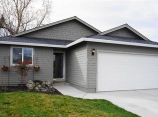 425 Spring Valley Dr, Medford, OR 97501