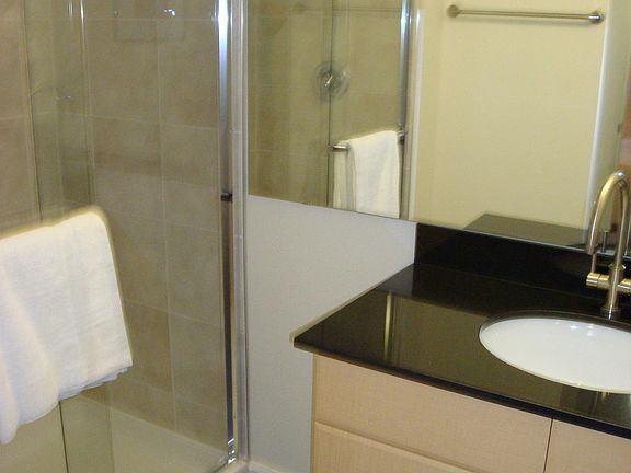 5th image of 5696 Kingsbury Ave #109