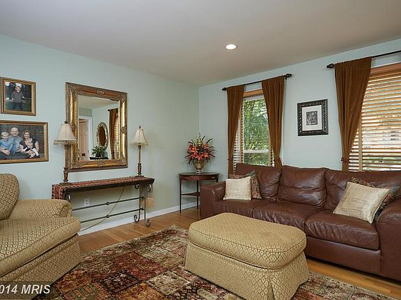 4th image of 17 Hawthorn Ct