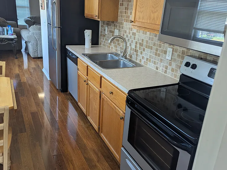 1004 W 4th St #A — Photo 8