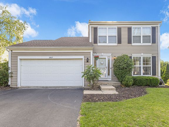 3rd image of 1807 Van Dyke Ln