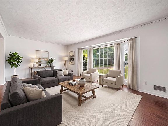 5th image of 4576 Cedar Knoll Dr NE