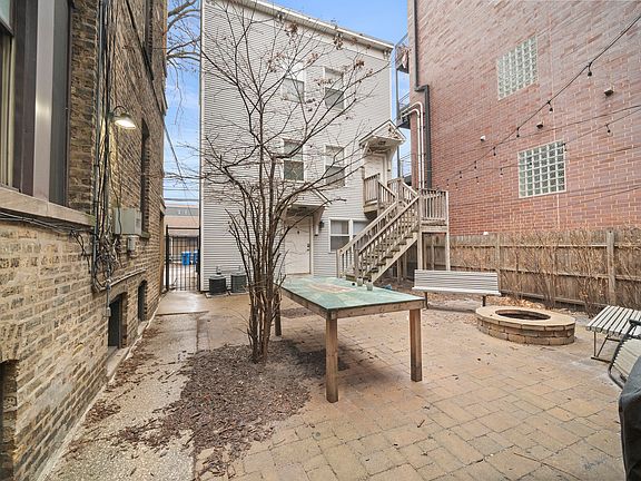 4th image of 2844 N Sheffield Ave APT 2R