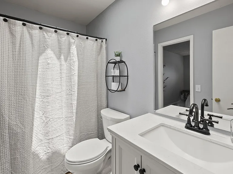 4570 Lincoln Plaza Dr — Photo 22